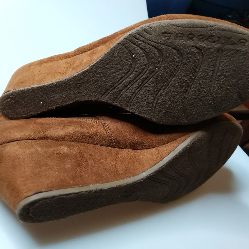 ARABELLA BROWN SUEDE HEELED BOOTIES - Picture 6 of 7